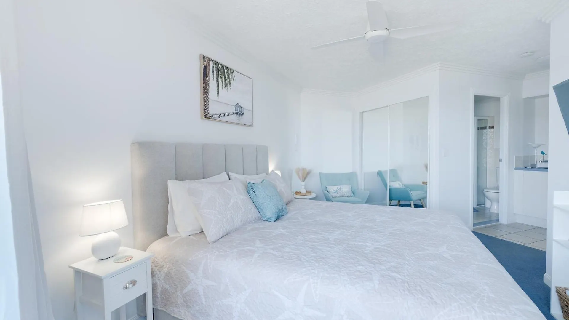 Apartment Waterfront 1-Bedroom Escape Breathtaking Views Gold Coast Australia