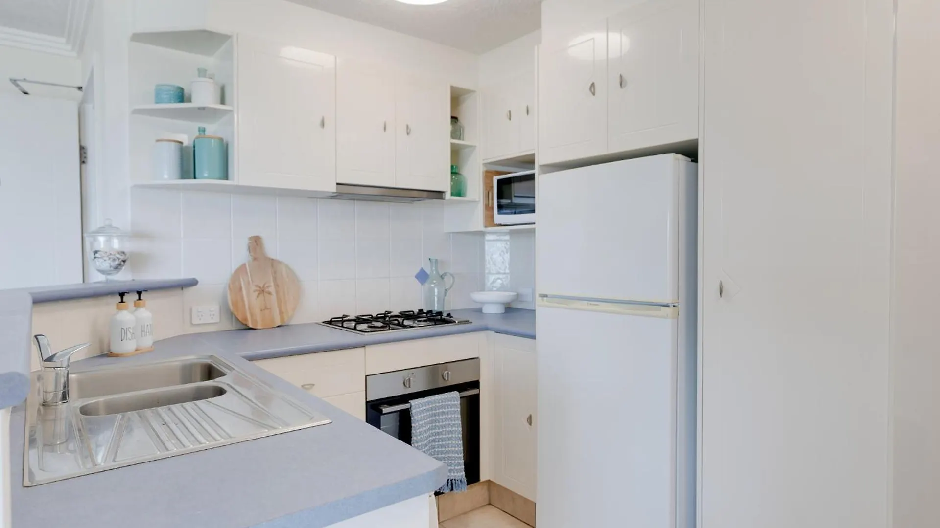 Apartment Waterfront 1-Bedroom Escape Breathtaking Views Gold Coast
