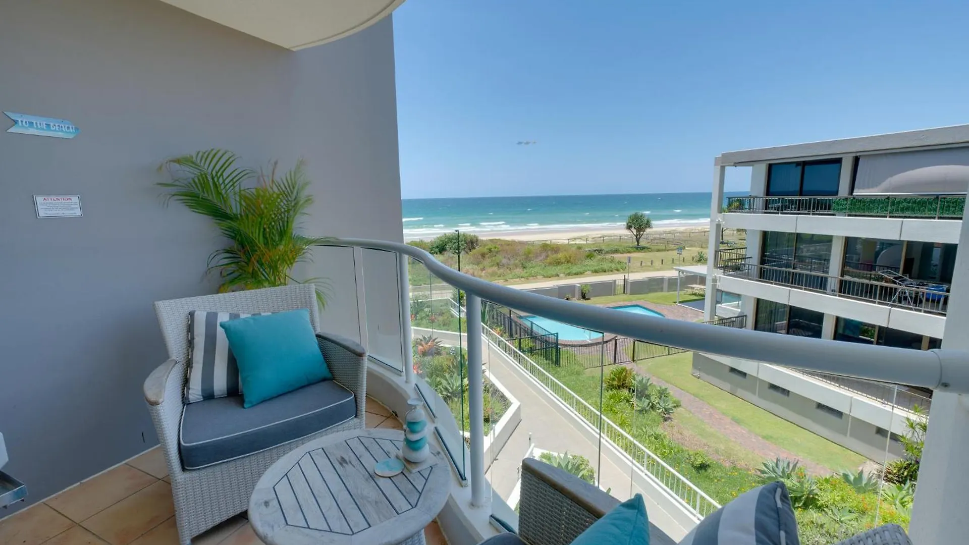 Apartment Waterfront 1-Bedroom Escape Breathtaking Views Gold Coast