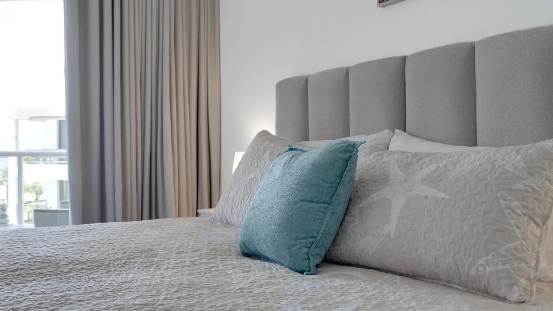 Waterfront 1-Bedroom Escape Breathtaking Views Gold Coast 0*,  Australië