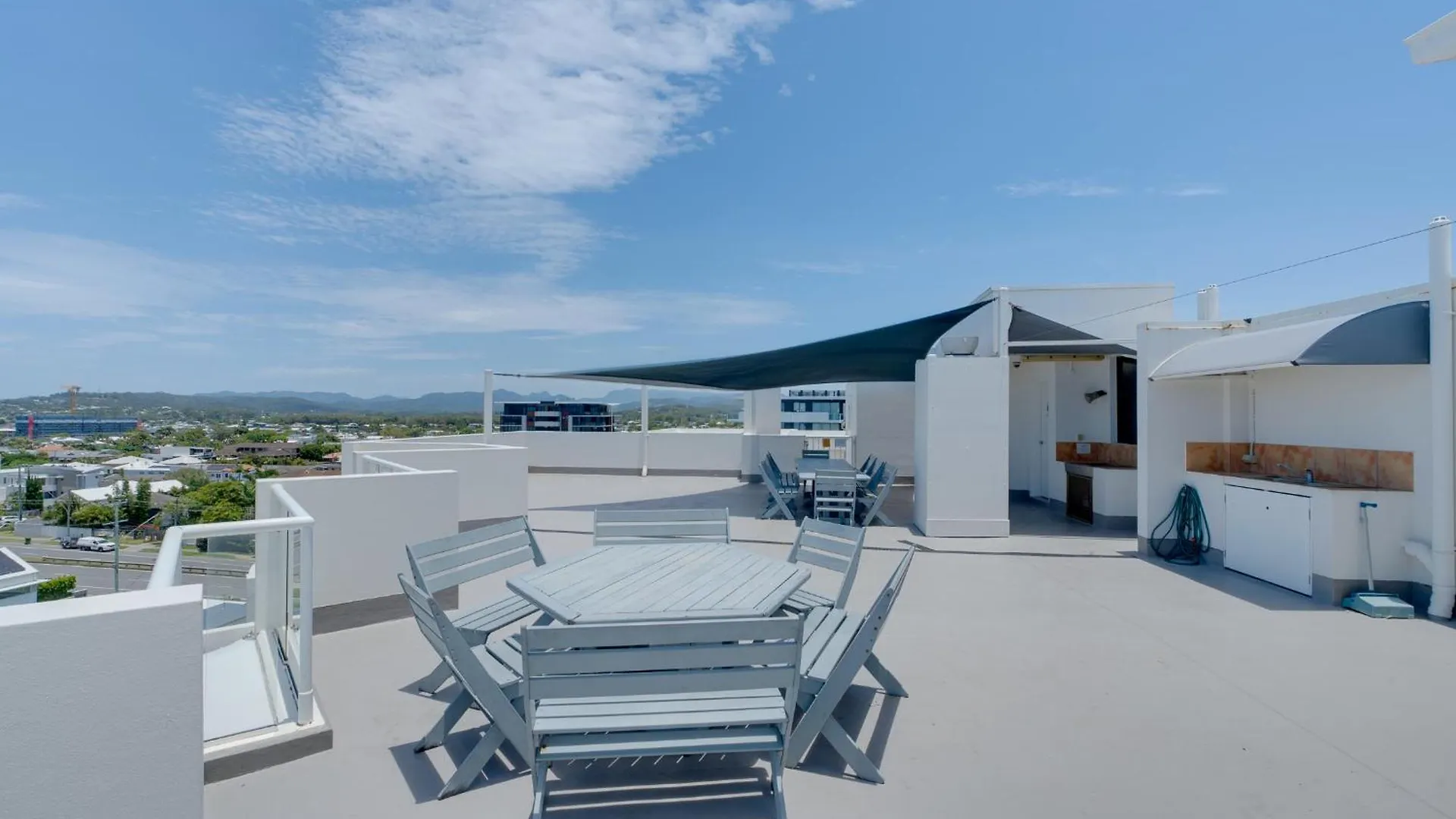 Waterfront 1-Bedroom Escape Breathtaking Views Gold Coast Appartement